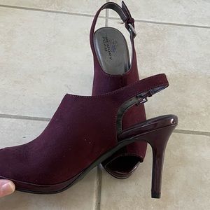 Life Stride Maroon booties with Peep Toe